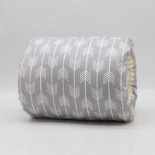 Charger l&#39;image dans la galerie, Coussin d’allaitement pour bras – Confort et soutien du bébé
