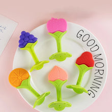 Charger l&#39;image dans la galerie, Jouet de dentition bébé en silicone – Formes fruitées
